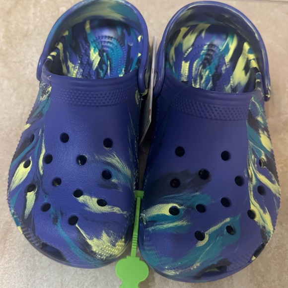 Crocs Kids' Classic Marbled Clog - Picture 7 of 10